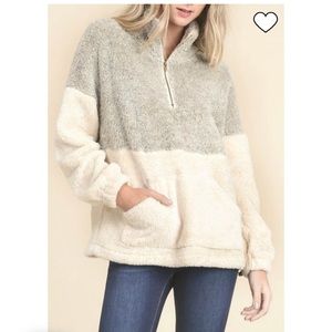 NWT Doe & Rae fleece pullover